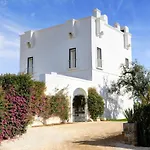 Hotel Rocco Masseria Torre Maizza 5*