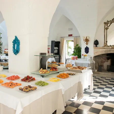 Hotel Rocco Masseria Torre Maizza 5*