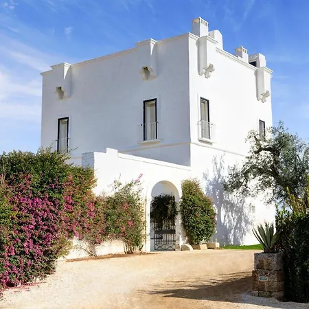 Отель Rocco Masseria Torre Maizza 5*