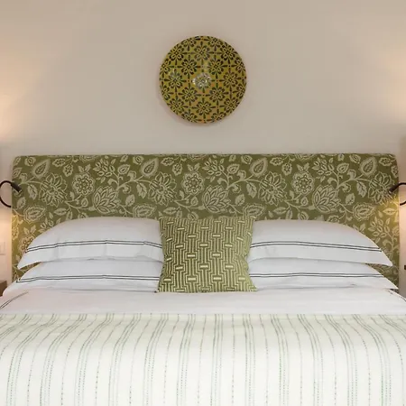 Hotel Rocco Masseria Torre Maizza 5*