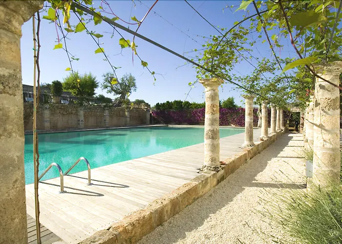 Otel Rocco Masseria Torre Maizza 5*